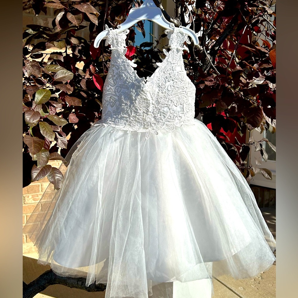 NWOT MIAMAs3T amazing white dress Great for flower girl-angel costume-formal pic